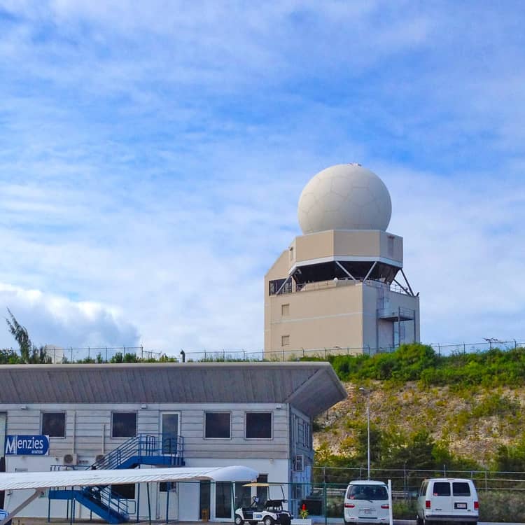 Air traffic control radar at Princess Juliana International Airport SXM, Sint Maarten - panoramio